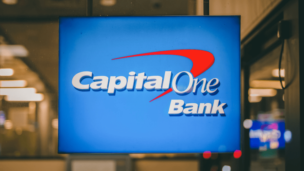 Контролер Нью-Йорка теперь замораживает депозиты Capital One и KeyBank за дискриминацию